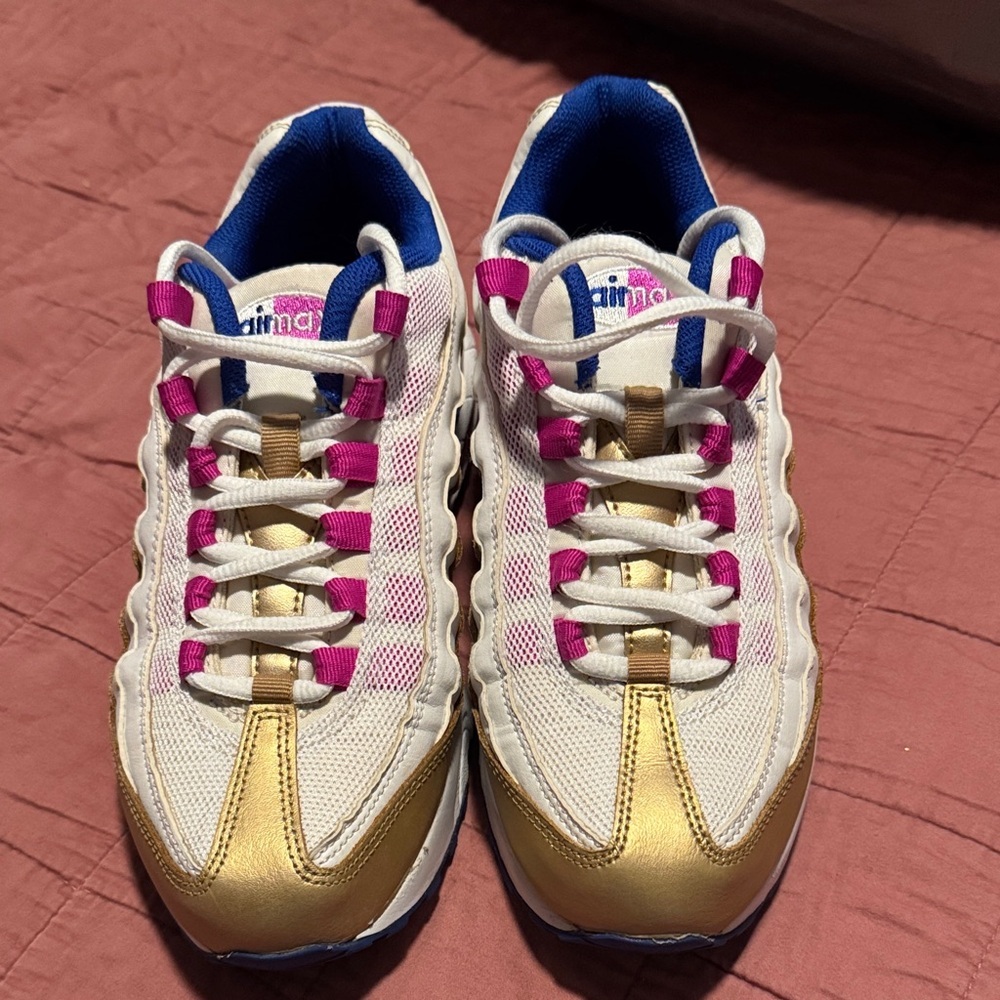 Nike air max Women's Shoes - White, Gold, Pink, Blue
